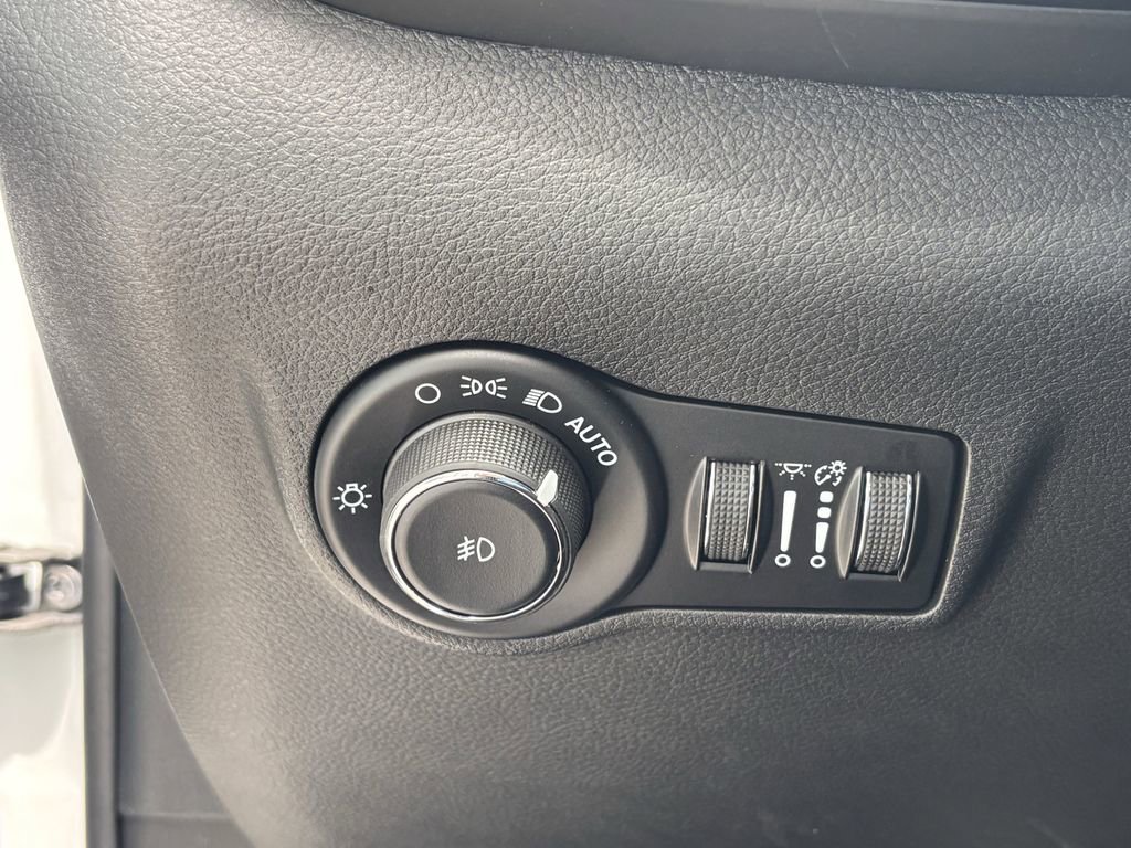 New 2026 Jeep Compass Latitude AWD/4WD image 21