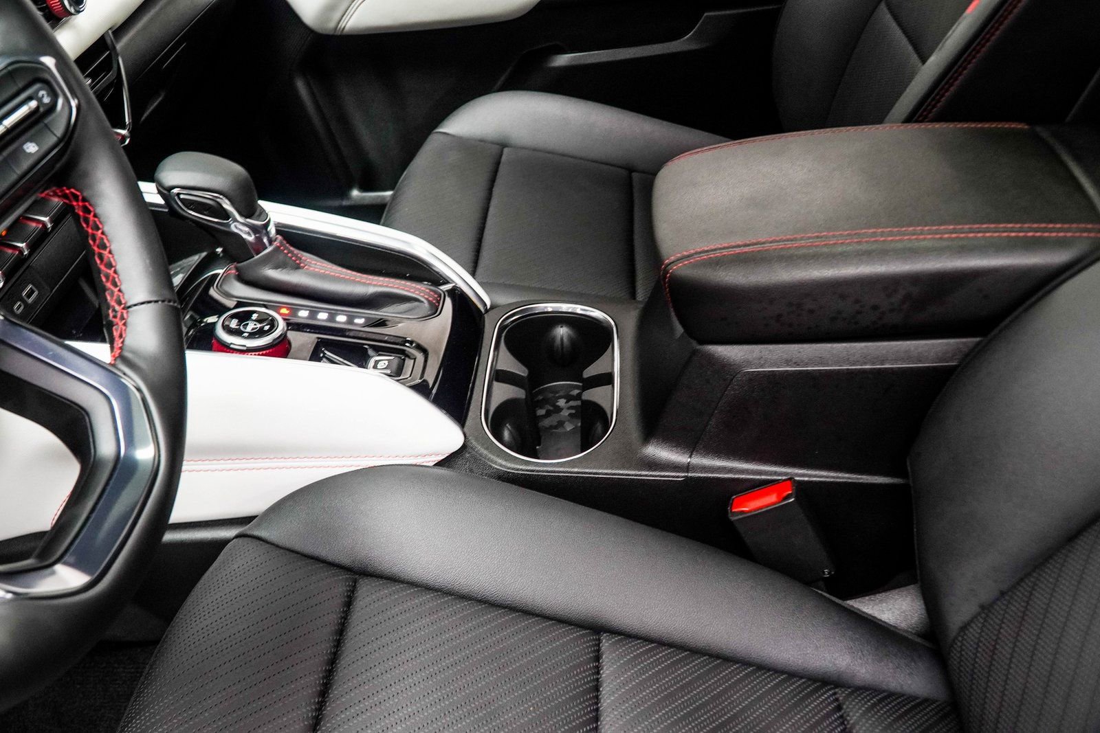 Used 2024 GMC Canyon AT4X image 17