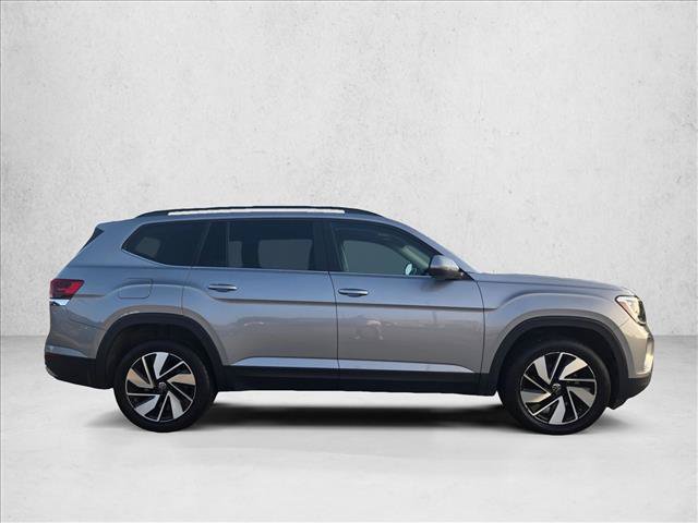 Used 2024 Volkswagen Atlas SE AWD/4WD image 4