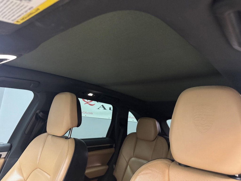 Used 2017 Porsche Cayenne Platinum Edition w/ Premium Package Plus (PJX) AWD/4WD image 16
