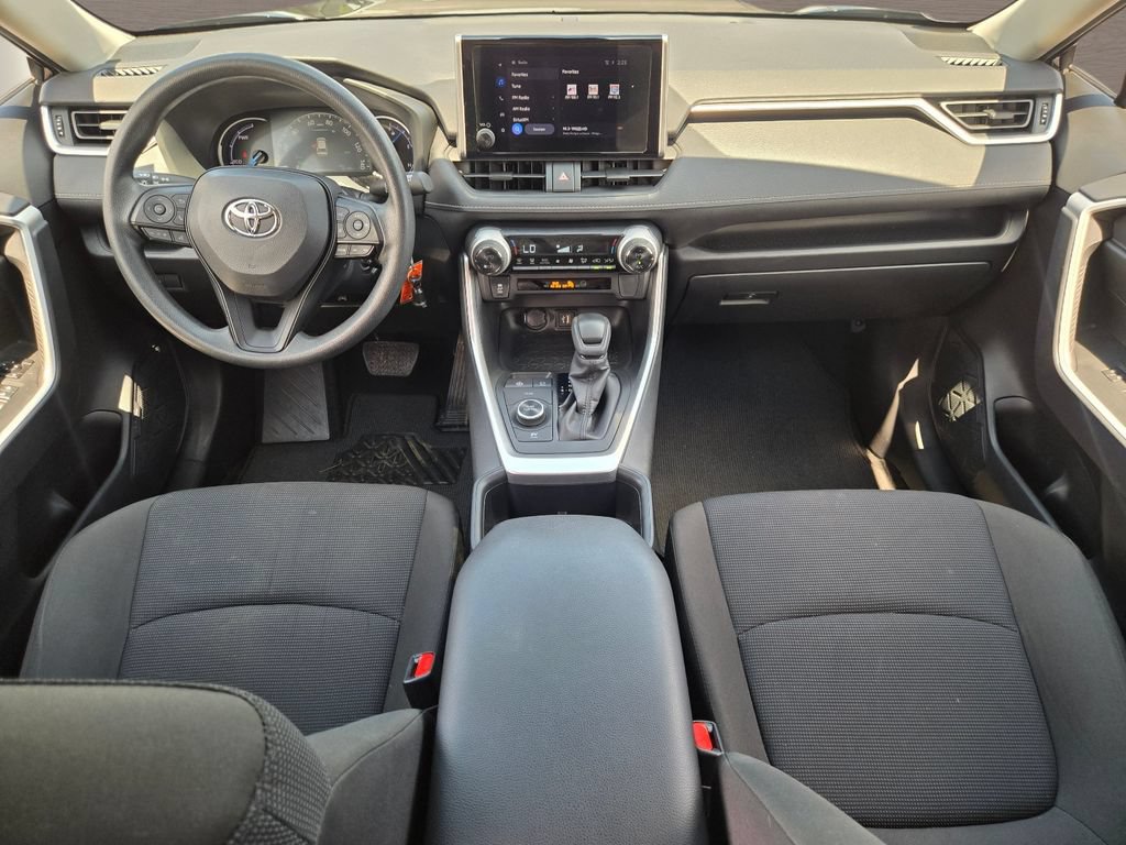 Used 2025 Toyota RAV4 LE AWD/4WD image 15