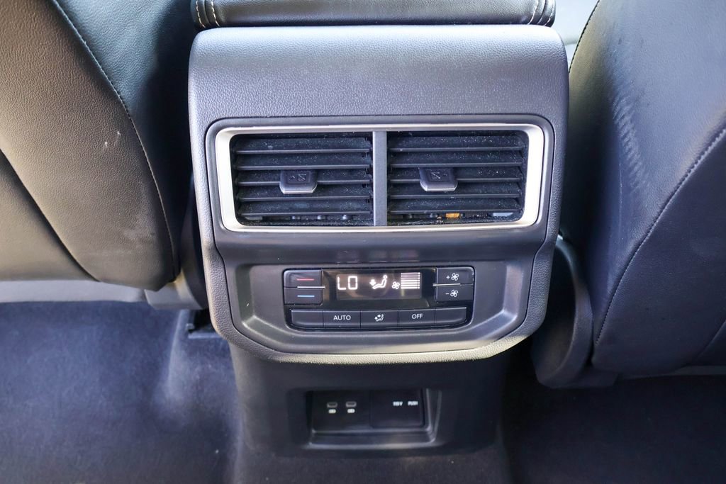 Used 2024 Volkswagen Atlas SE FWD image 19