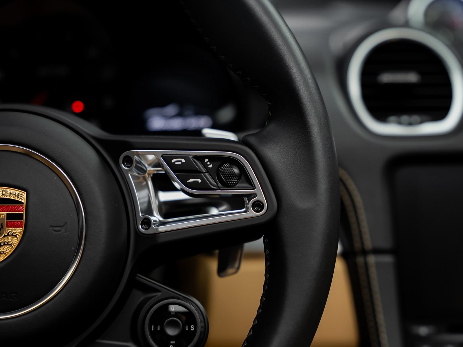Used 2022 Porsche 718 Boxster RWD image 39