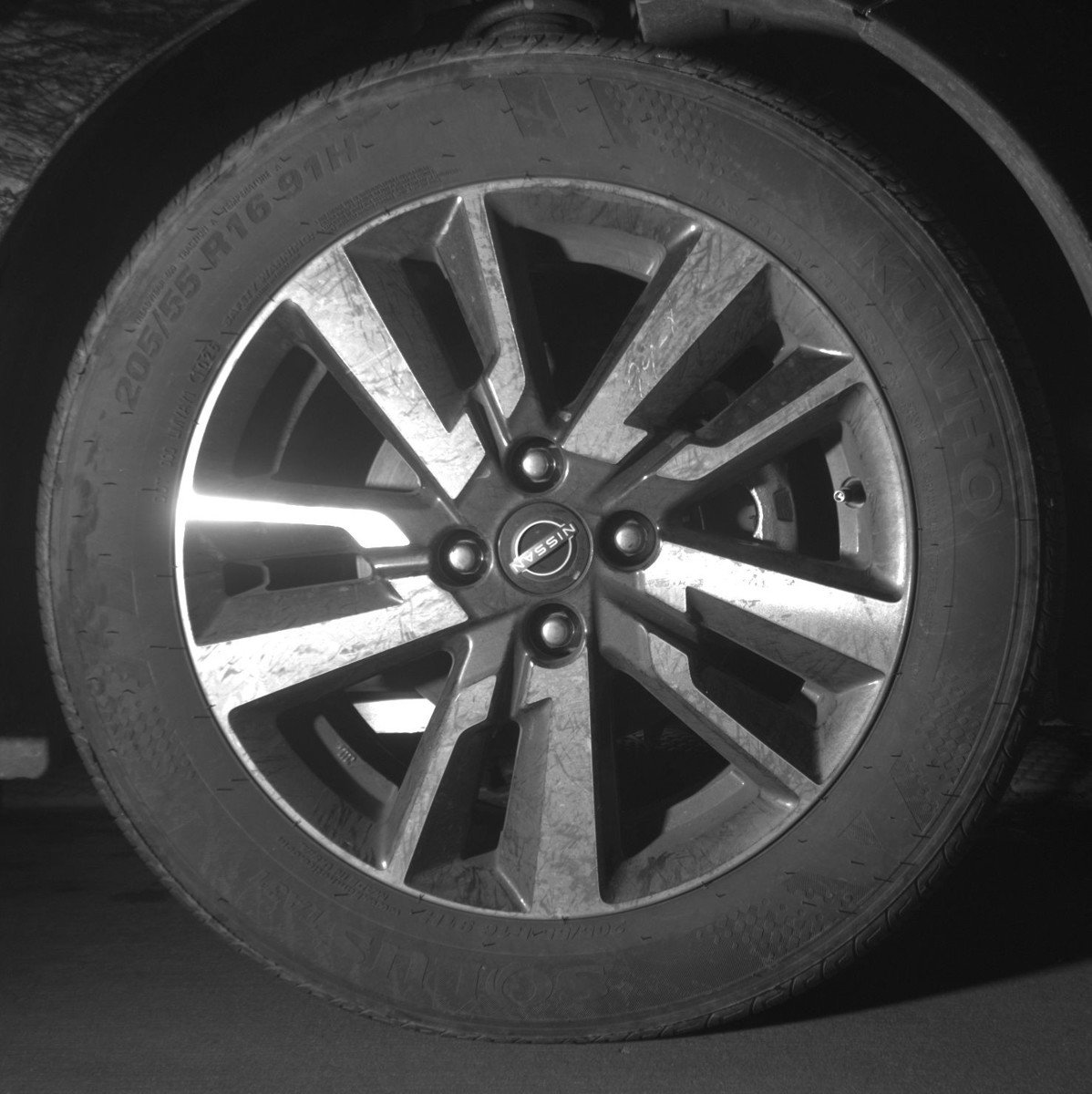 Used 2025 Nissan Versa SV image 13