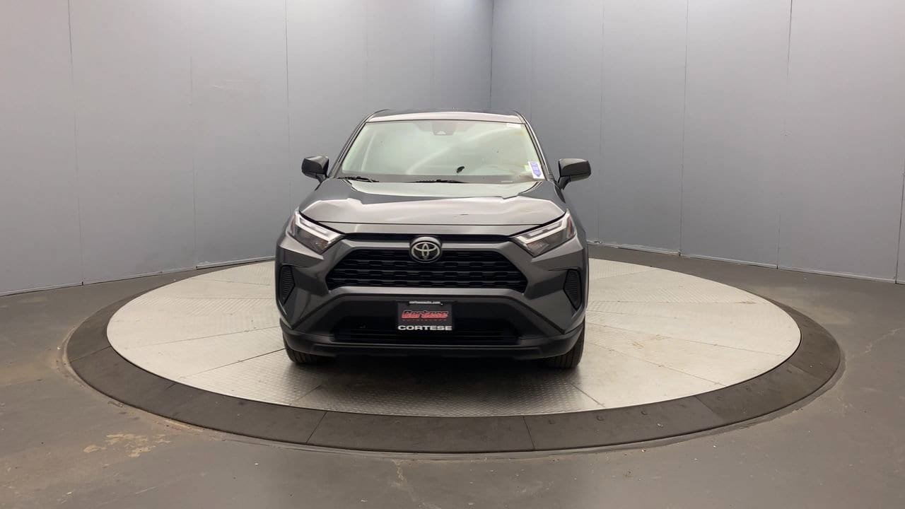 Used 2024 Toyota RAV4 LE AWD/4WD image 8