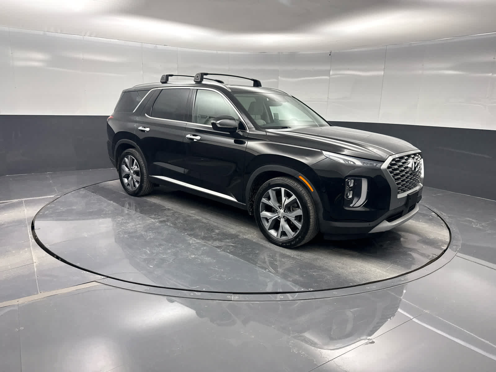 Used 2021 Hyundai Palisade SEL w/ Premium Package FWD image 2