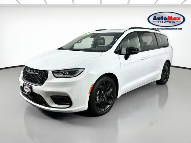 Used 2025 Chrysler Pacifica Limited FWD image 3