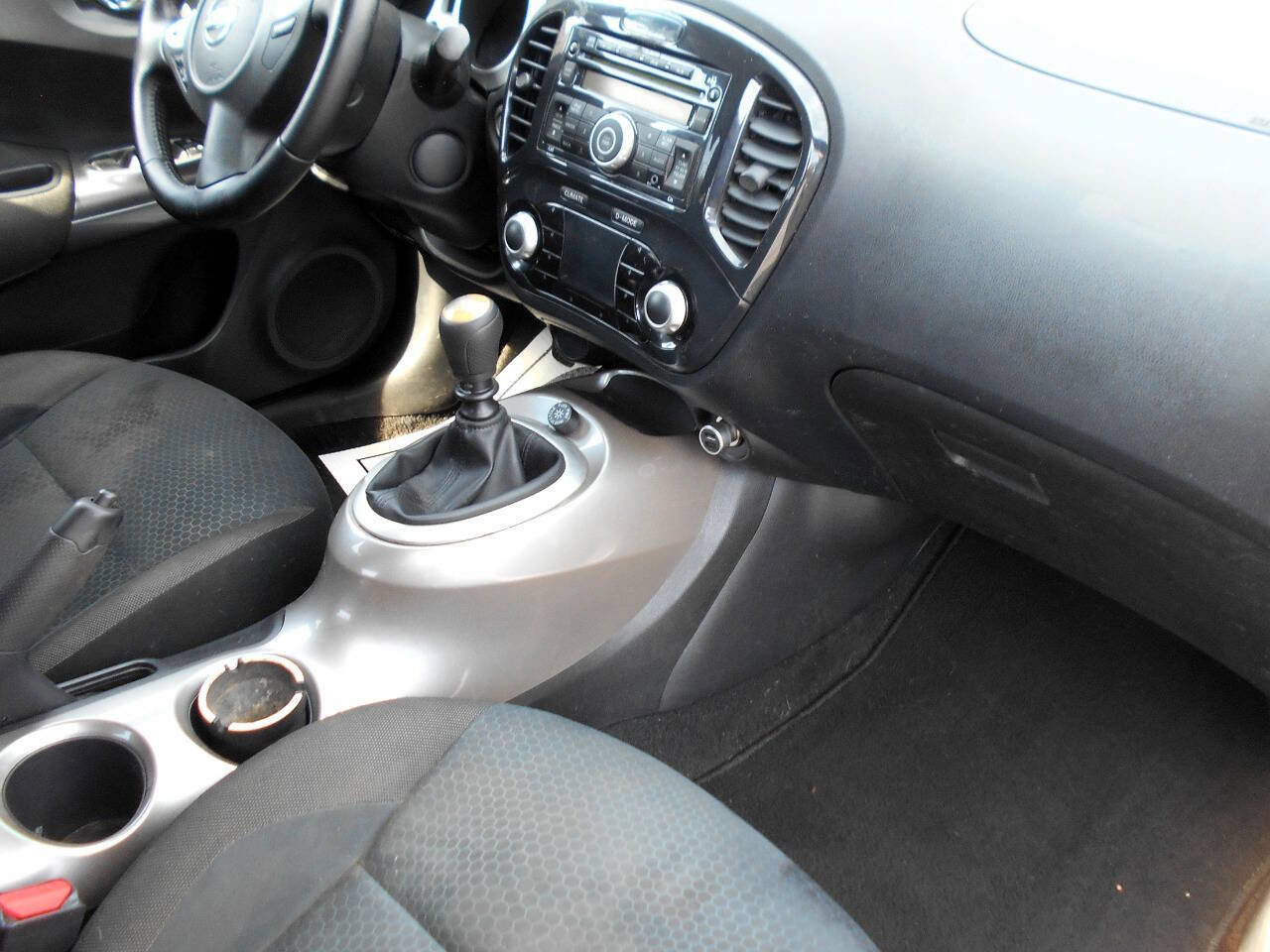 Used 2011 Nissan Juke SV w/ Sport Pkg image 19
