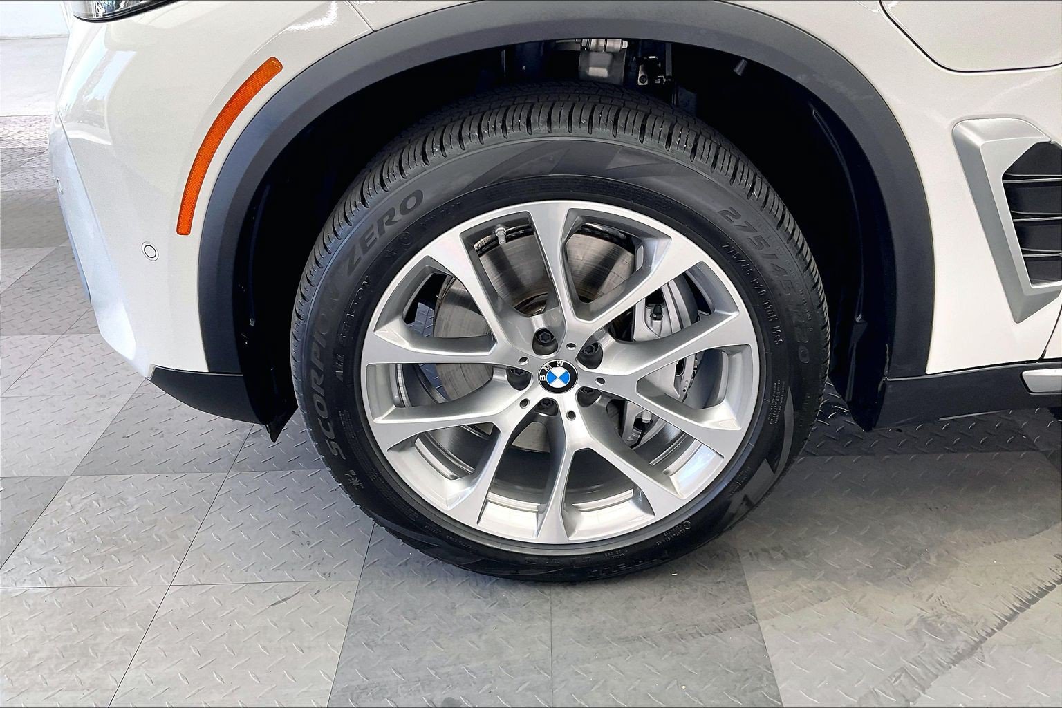 Used 2026 BMW X5 xDrive50e w/ Premium Package AWD/4WD image 8