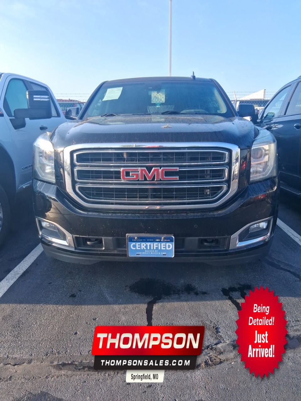 Used 2017 GMC Yukon XL SLT image 1