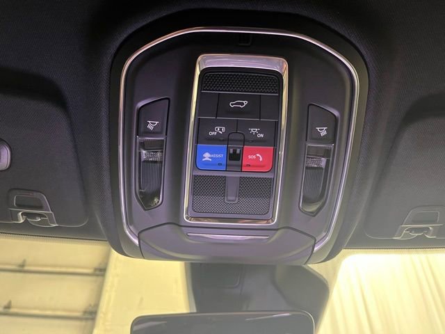 Used 2025 Jeep Grand Cherokee Limited w/ Trailer Tow Package image 18