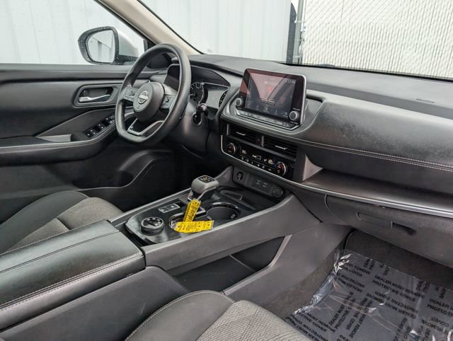 Used 2024 Nissan Rogue SV image 31