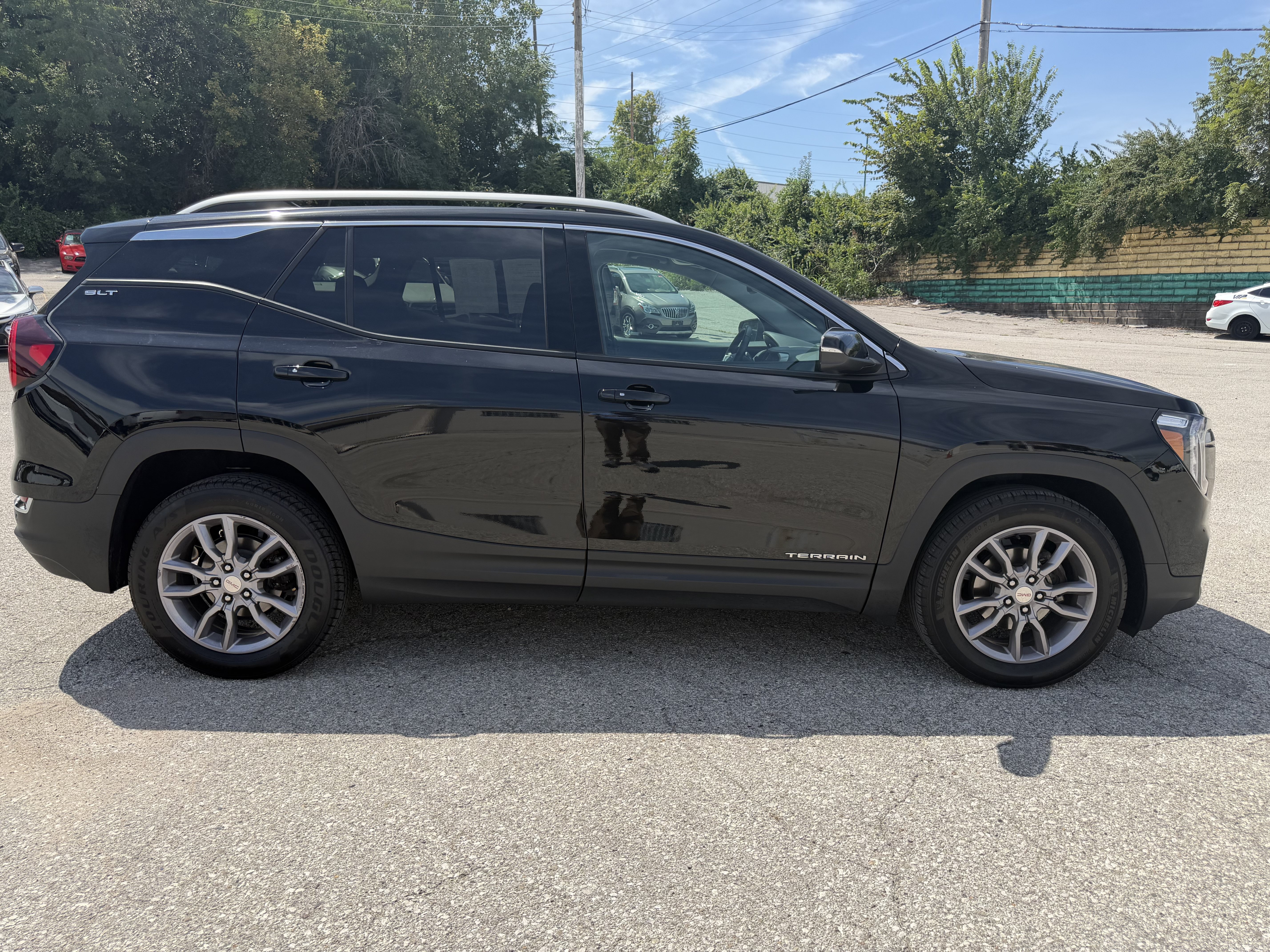 Used 2024 GMC Terrain SLT FWD image 8