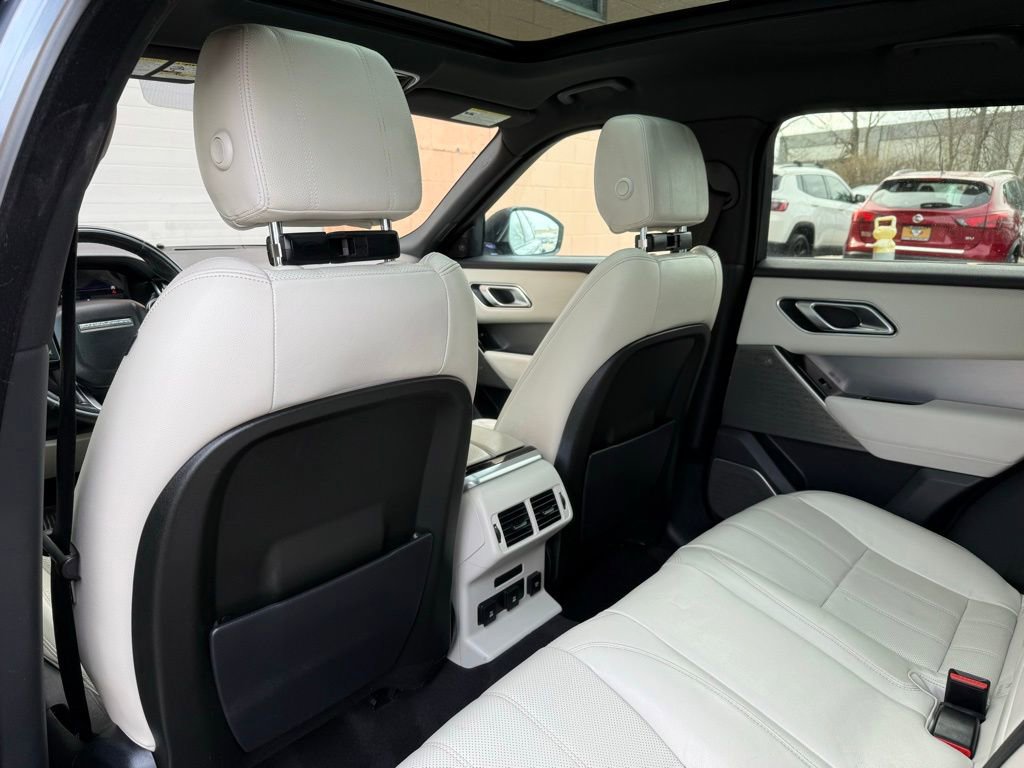 Used 2019 Land Rover Range Rover Velar R-Dynamic SE image 14