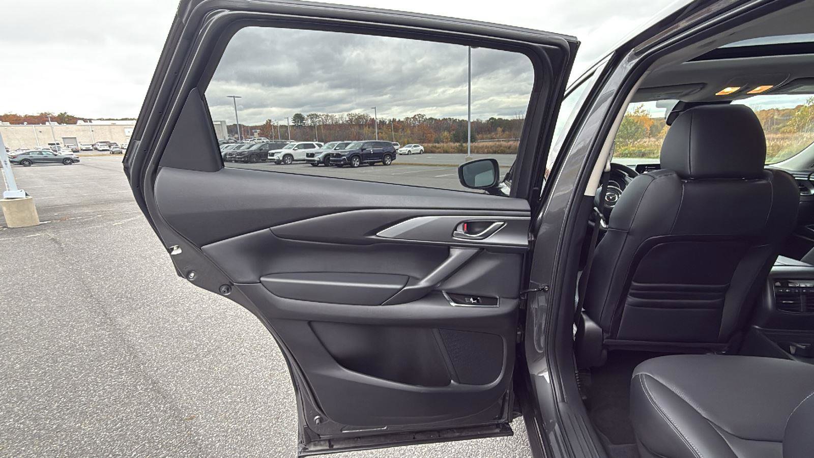 Used 2023 MAZDA CX-9 Touring image 23