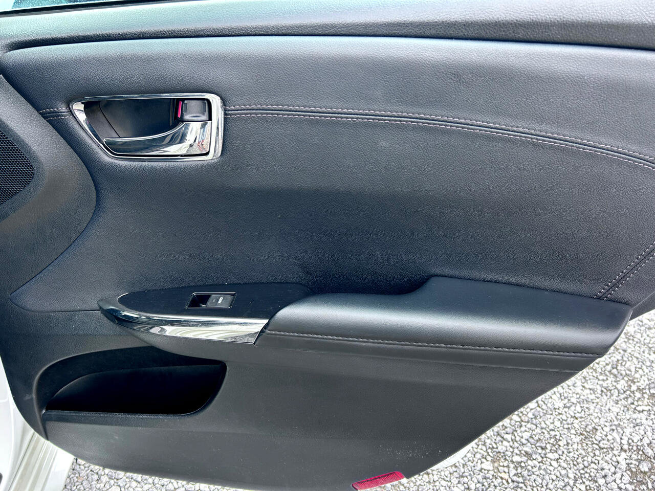 Used 2018 Toyota Avalon Limited image 14