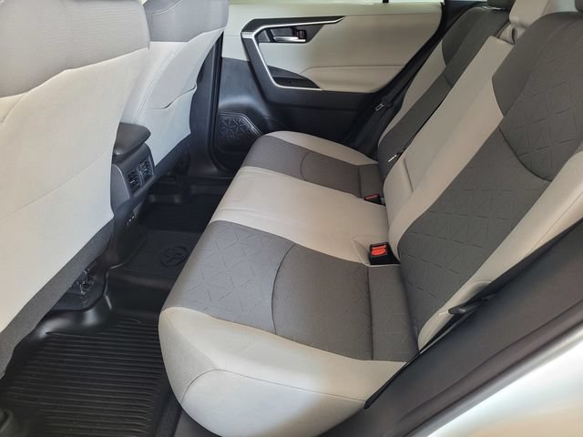 Used 2022 Toyota RAV4 XLE w/ Convenience Package FWD image 15