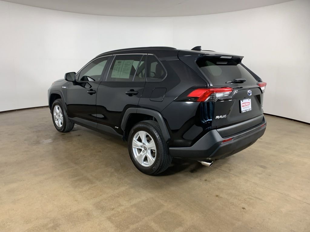 Used 2021 Toyota RAV4 LE image 14