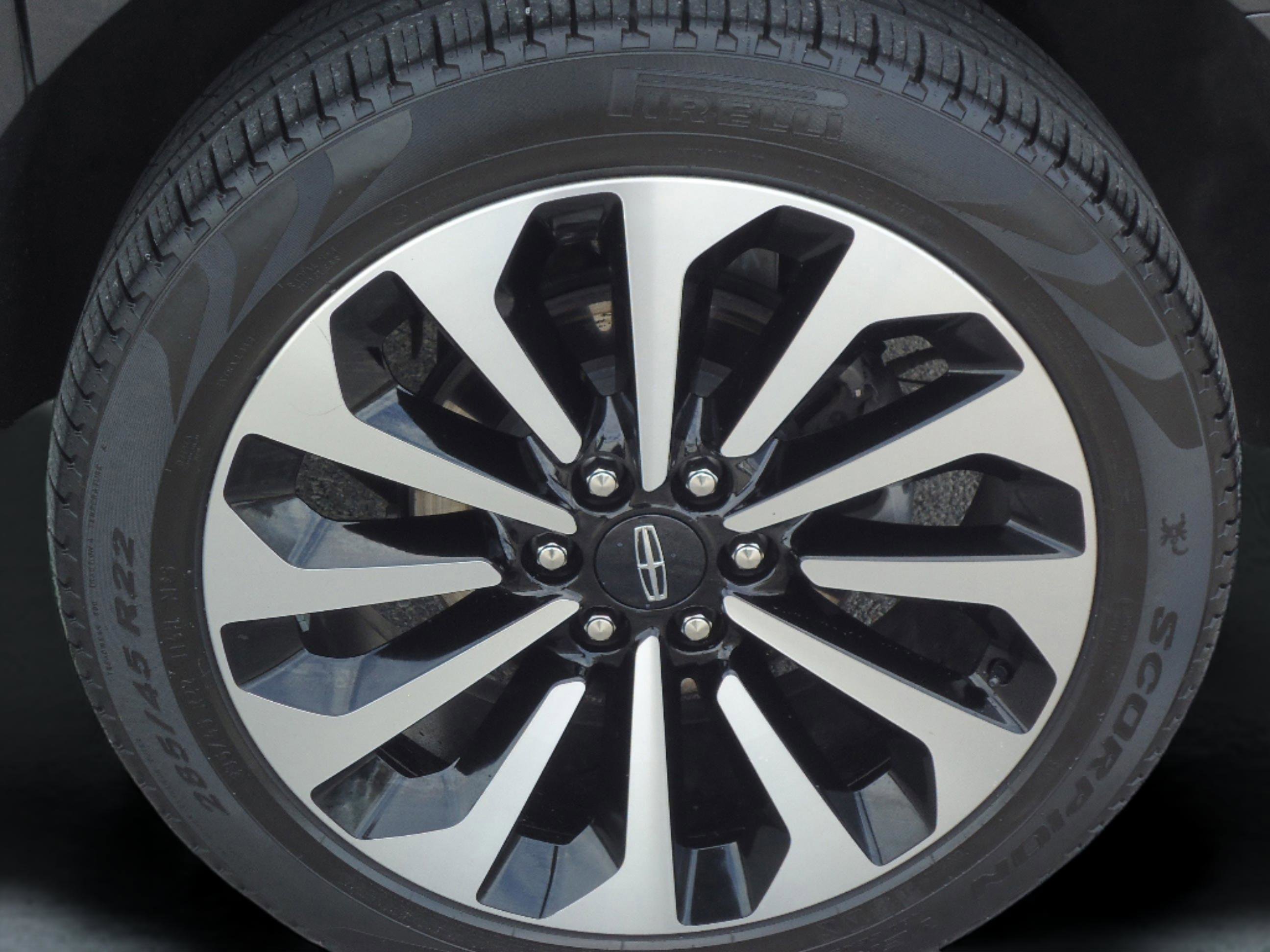 Used 2022 Lincoln Navigator L Reserve image 9