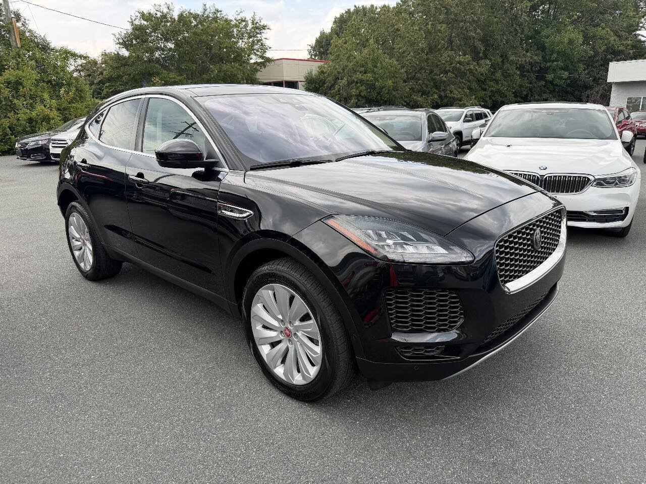 Used 2018 Jaguar E-PACE SE AWD/4WD image 3