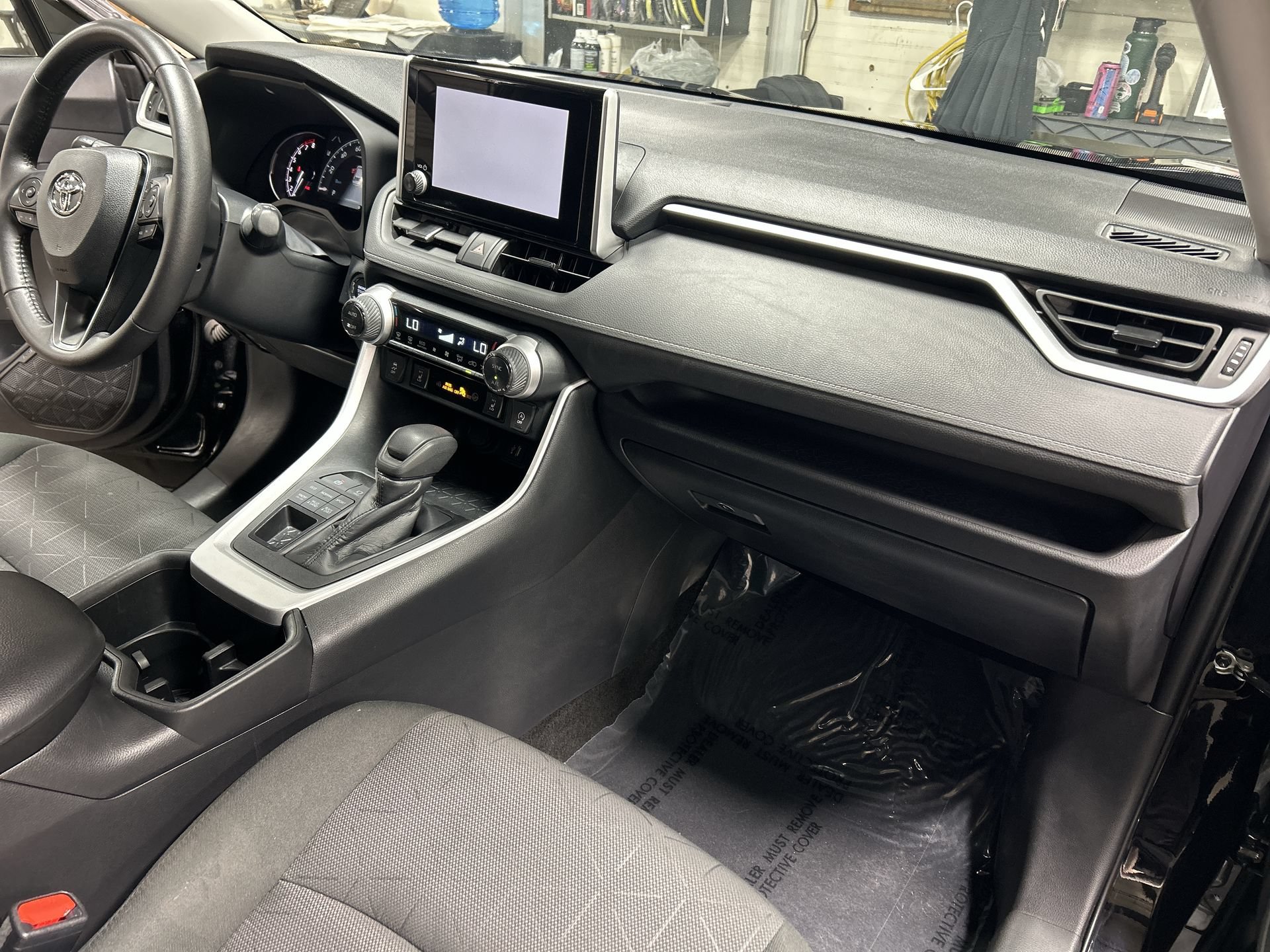 Used 2024 Toyota RAV4 XLE w/ Weather Package AWD/4WD image 29