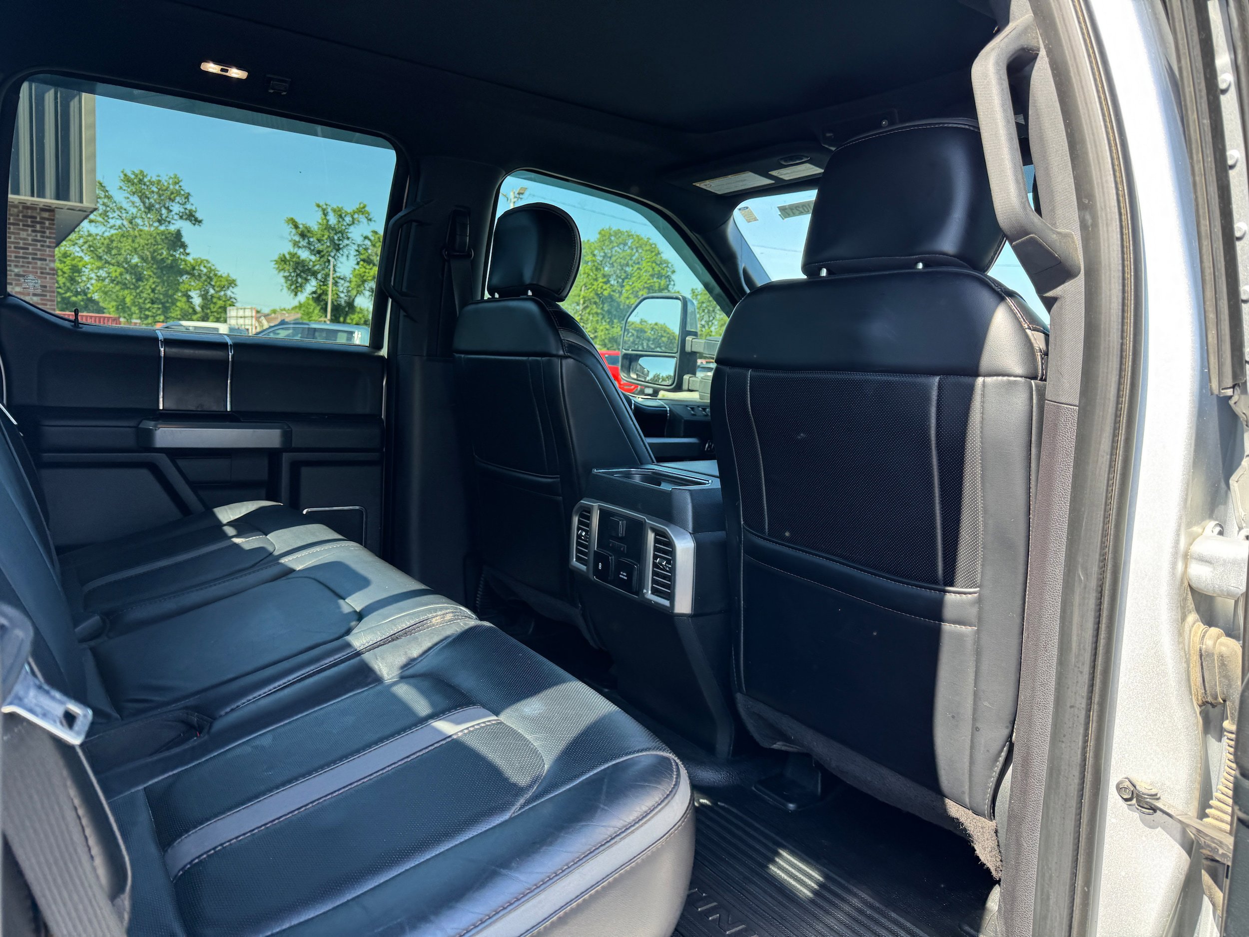 Used 2018 Ford F350 Platinum w/ Platinum Ultimate Package AWD/4WD image 15
