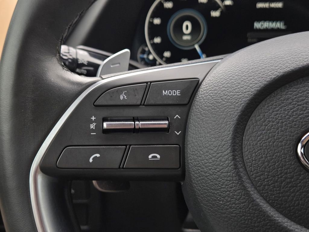 Used 2022 Hyundai Sonata Limited w/ Preferred Accessory Package image 10