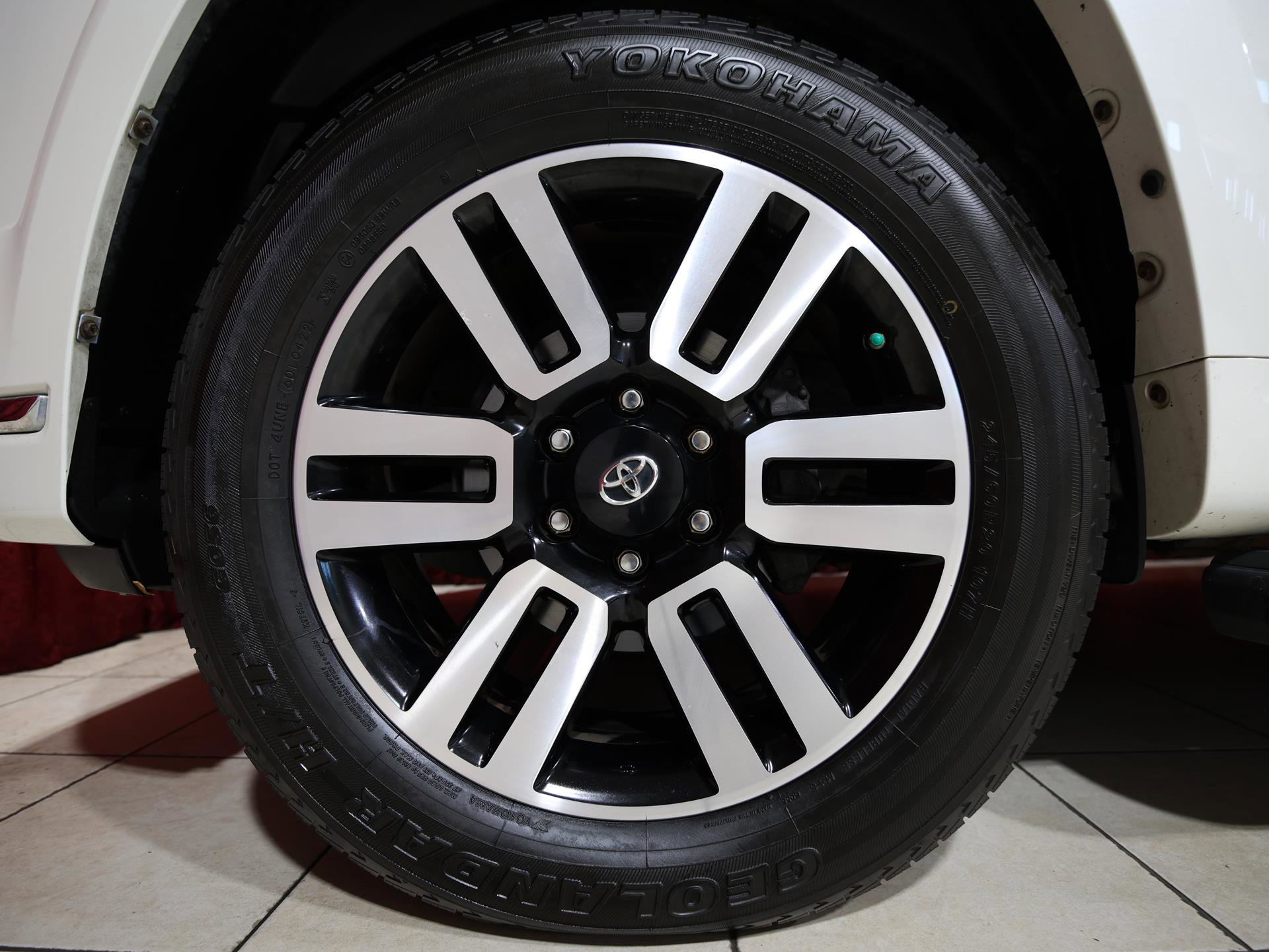 Used 2016 Toyota 4Runner Limited AWD/4WD image 7