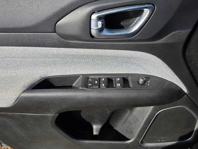 Used 2024 Jeep Compass Latitude image 9