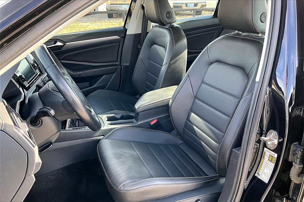 Used 2024 Volkswagen Jetta SE image 20