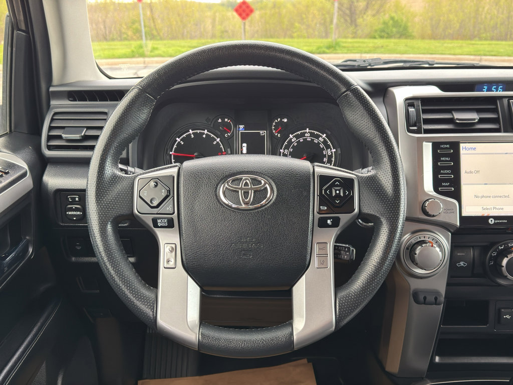 Used 2020 Toyota 4Runner SR5 Premium AWD/4WD image 31