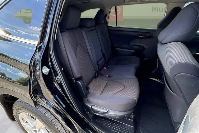 Used 2024 Toyota Highlander LE image 22