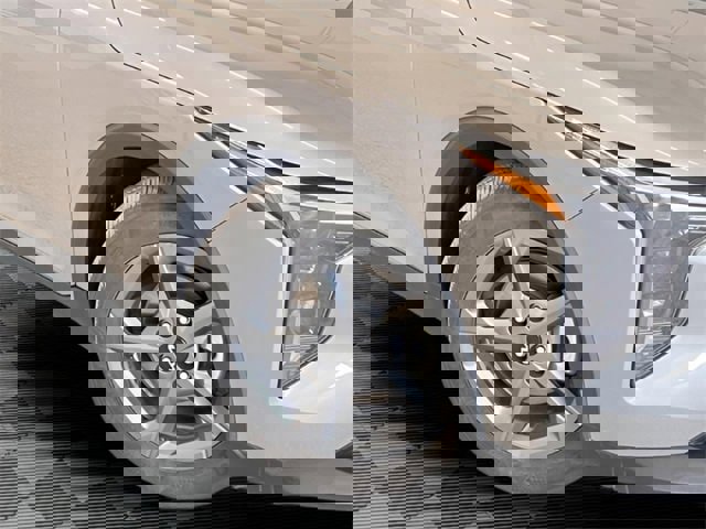 Used 2025 Kia K4 LXS image 28