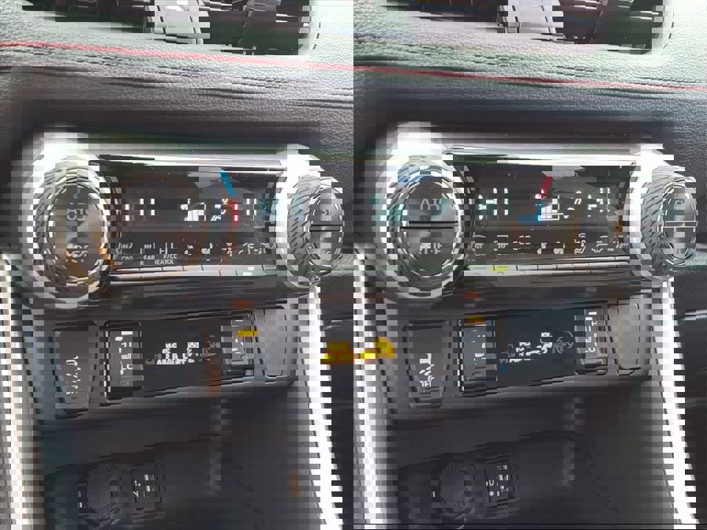 New 2025 Toyota RAV4 SE image 18