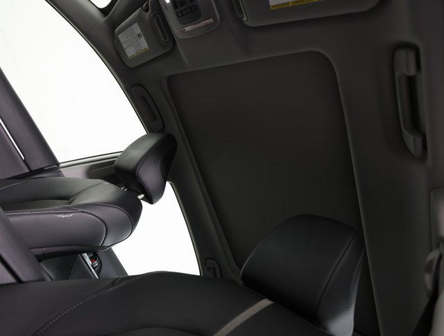 Used 2023 Toyota Camry XSE image 12