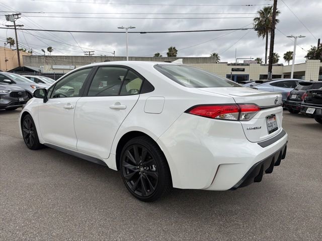 Used 2023 Toyota Corolla SE w/ SE Premium Package FWD image 6