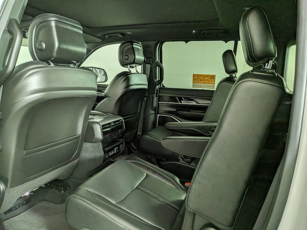 Certified 2023 Jeep Wagoneer L Series III w/ Premium Group I AWD/4WD image 37