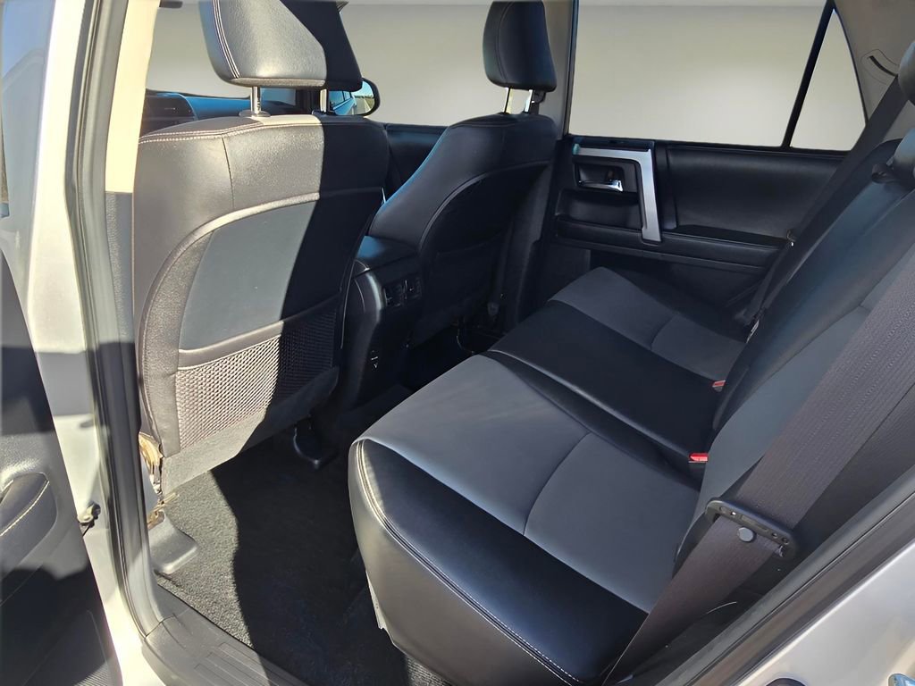 Used 2016 Toyota 4Runner SR5 Premium image 15