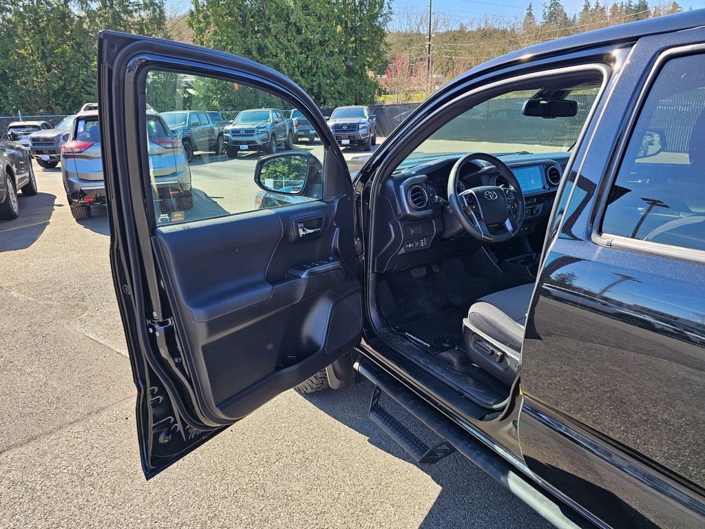 Used 2021 Toyota Tacoma TRD Sport image 18