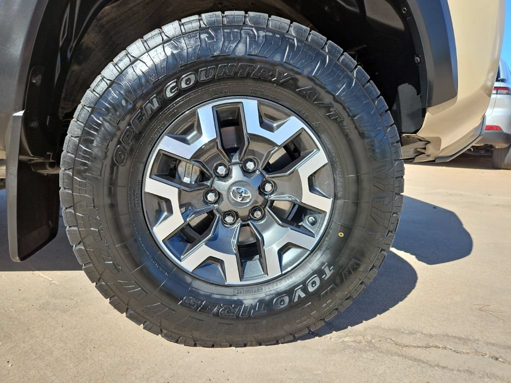 Used 2020 Toyota Tacoma TRD Off-Road w/ Technology Package AWD/4WD image 10