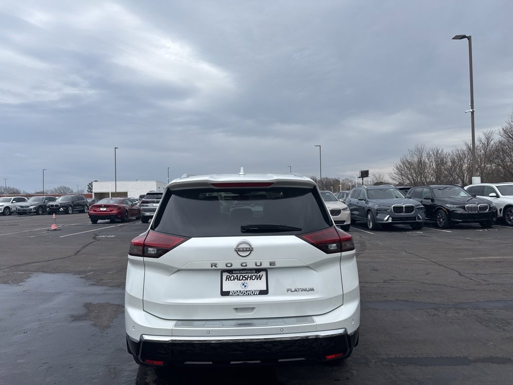 Used 2024 Nissan Rogue Platinum image 4