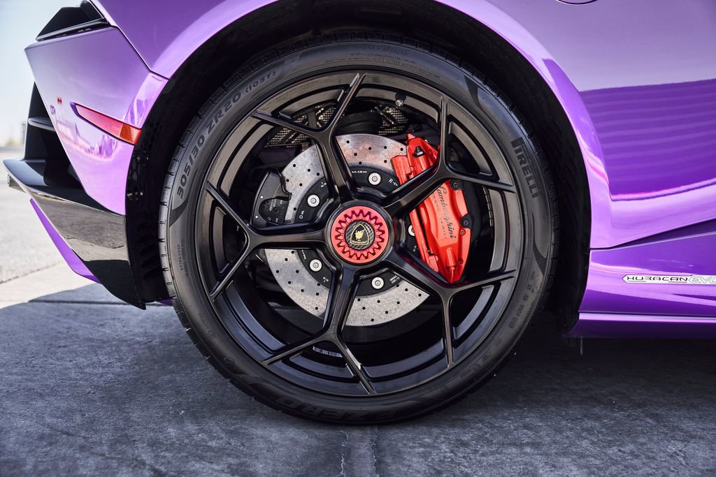 Used 2024 Lamborghini Huracan EVO image 27