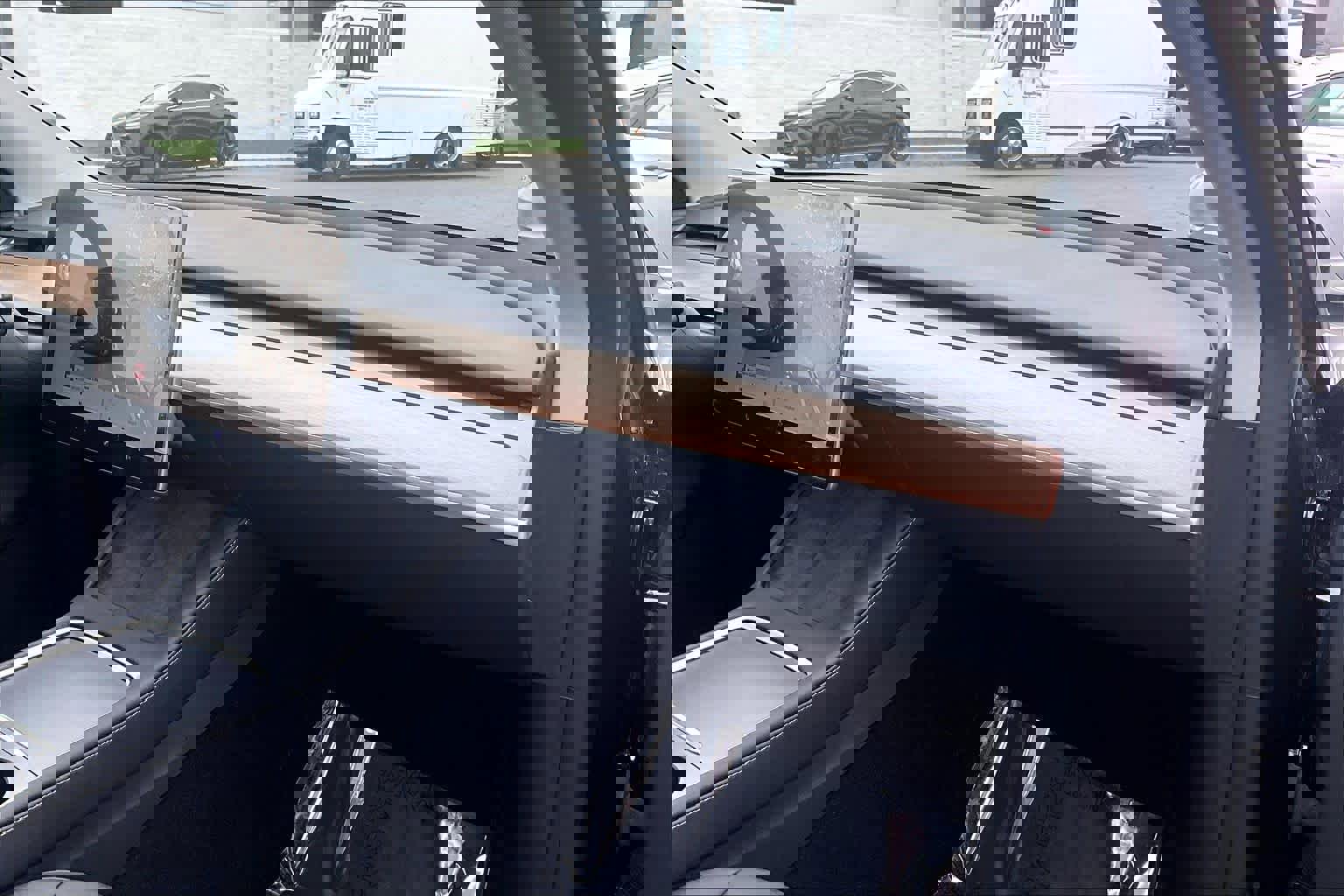 Used 2024 Tesla Model Y Long Range image 18