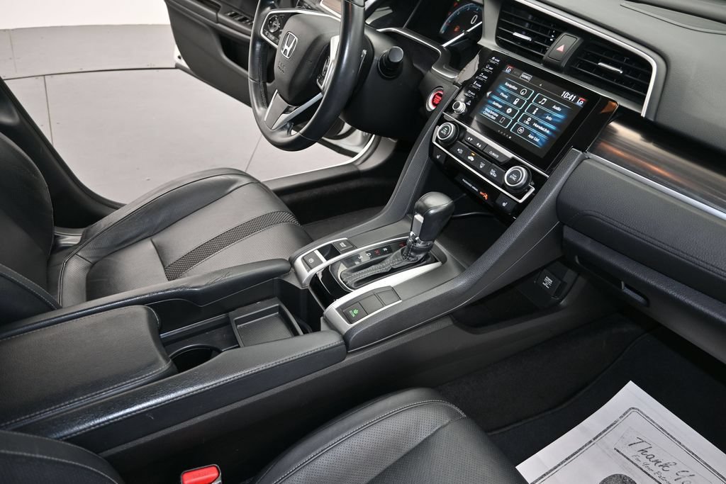 Used 2019 Honda Civic Touring image 12