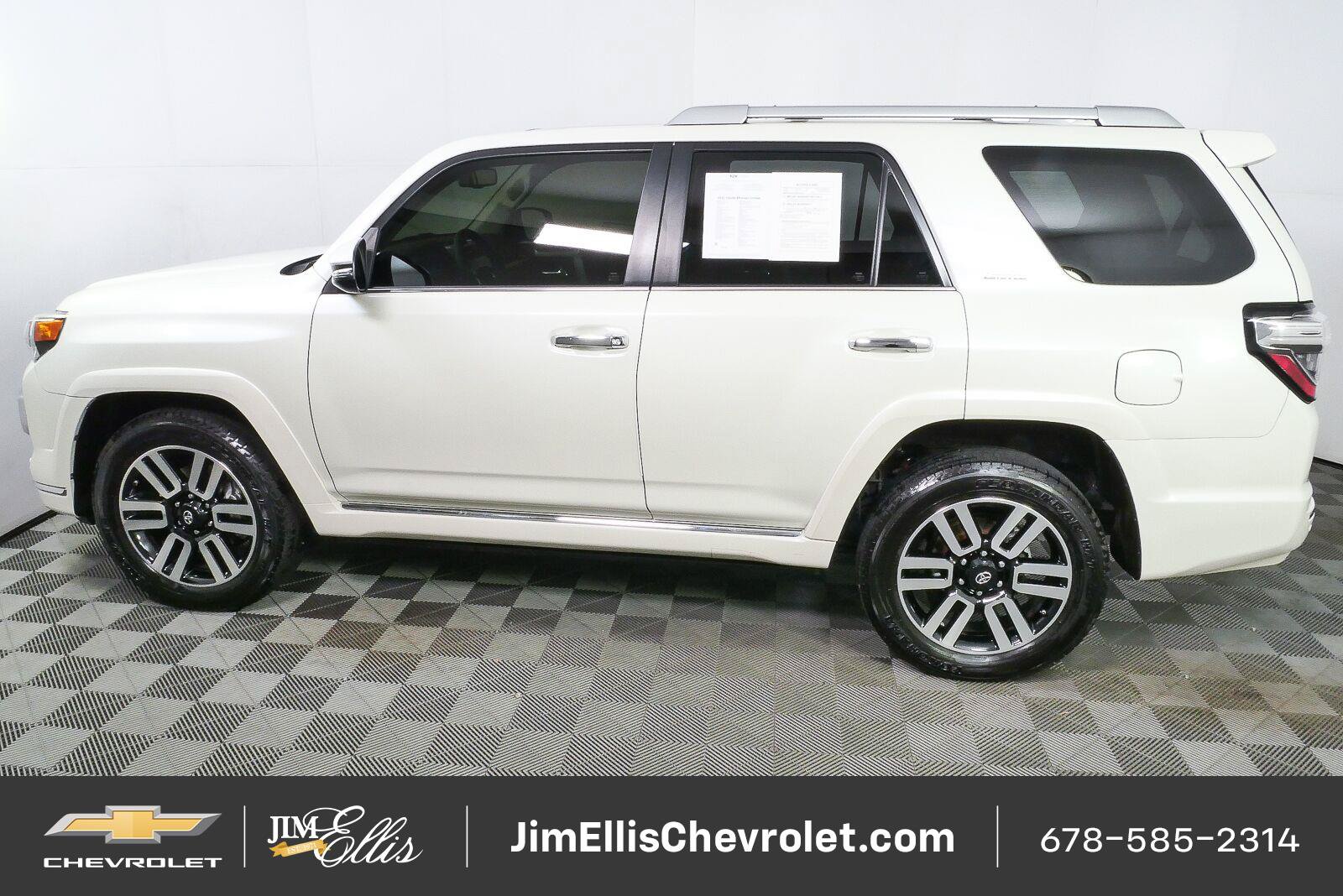 Used 2021 Toyota 4Runner Limited AWD/4WD image 23
