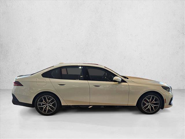 Used 2026 BMW i5 M60 RWD image 4