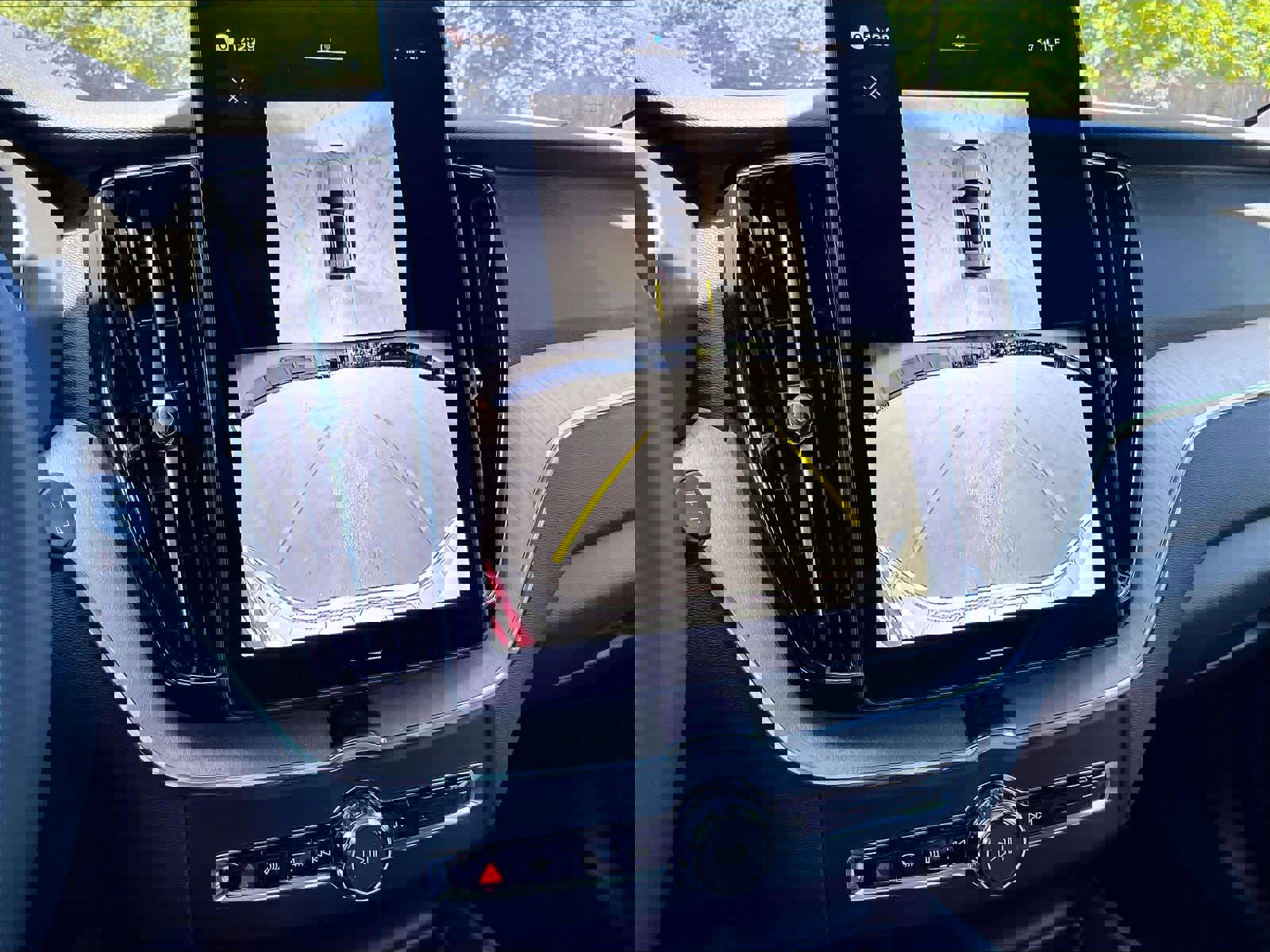 New 2026 Volvo XC60 T8 Plus w/ Protection Package Premier AWD/4WD image 20