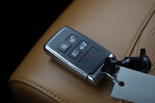 Used 2022 Land Rover Range Rover Sport SVR image 29