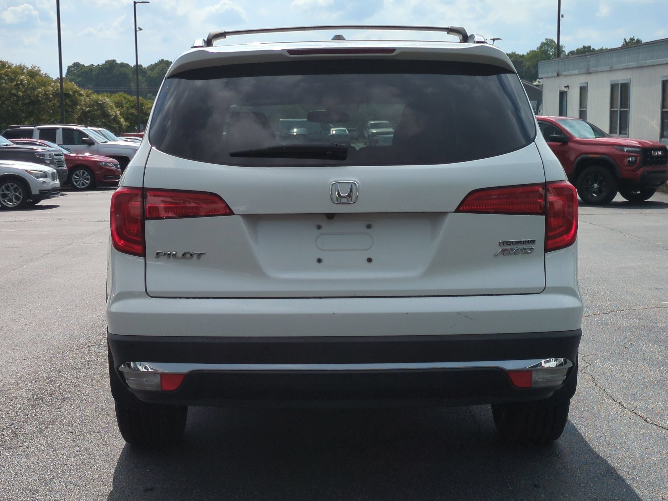 Used 2017 Honda Pilot Touring image 9