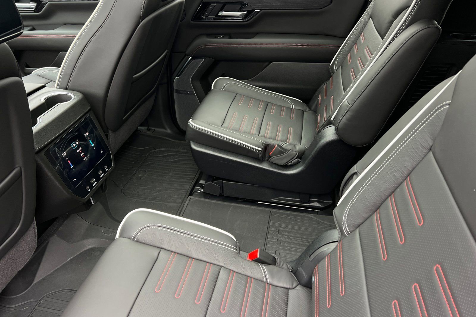 New 2026 GMC Yukon XL AT4 Ultimate AWD/4WD image 10